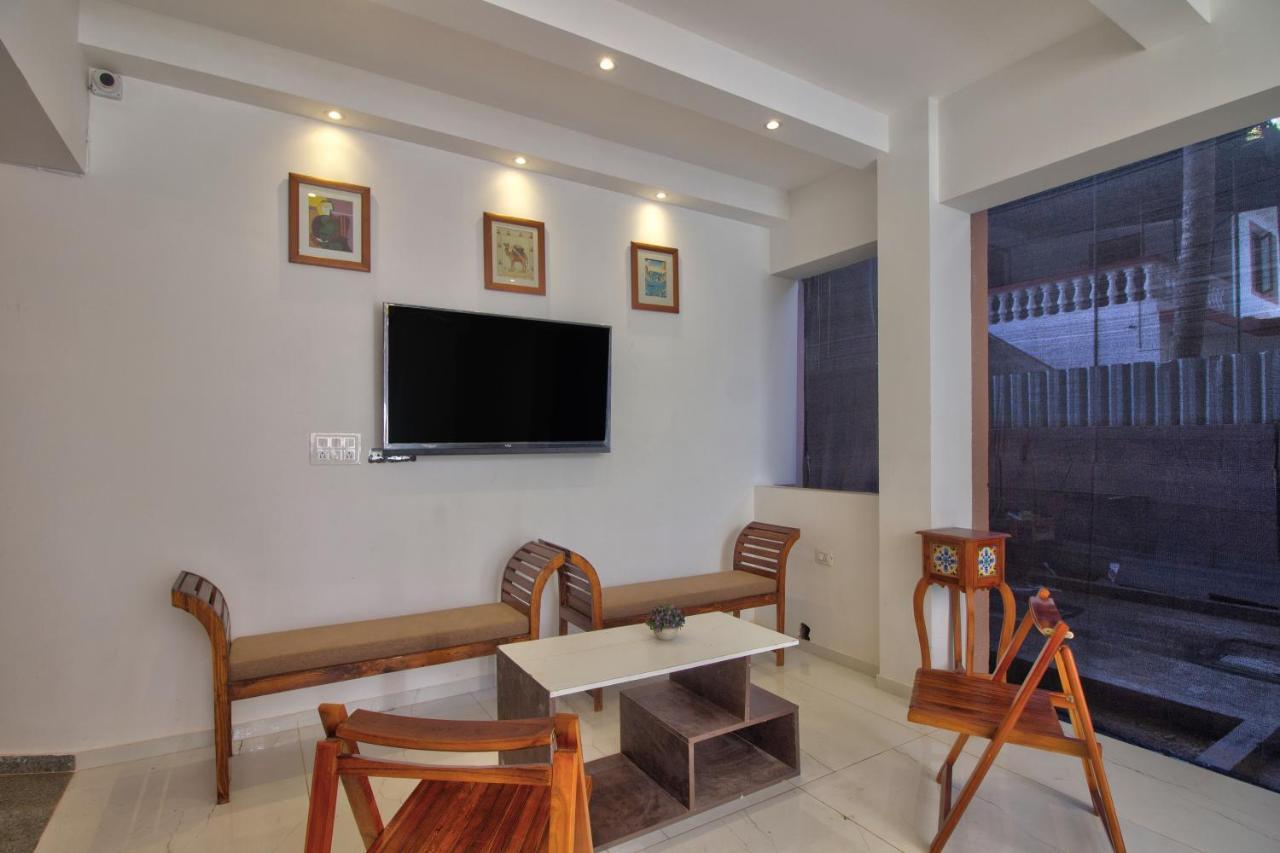 Goa Stay Hotel Калангут Экстерьер фото