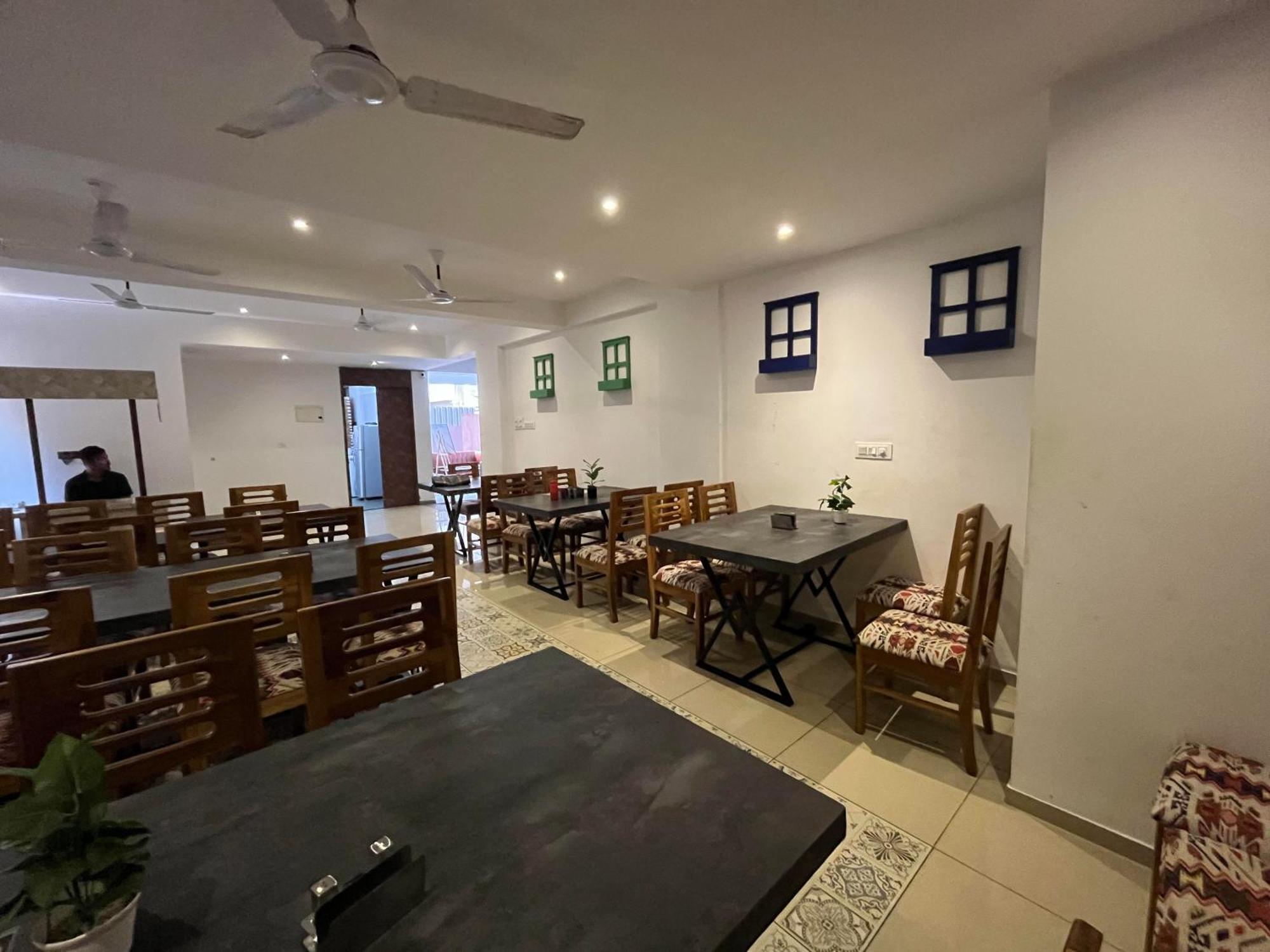 Goa Stay Hotel Калангут Экстерьер фото